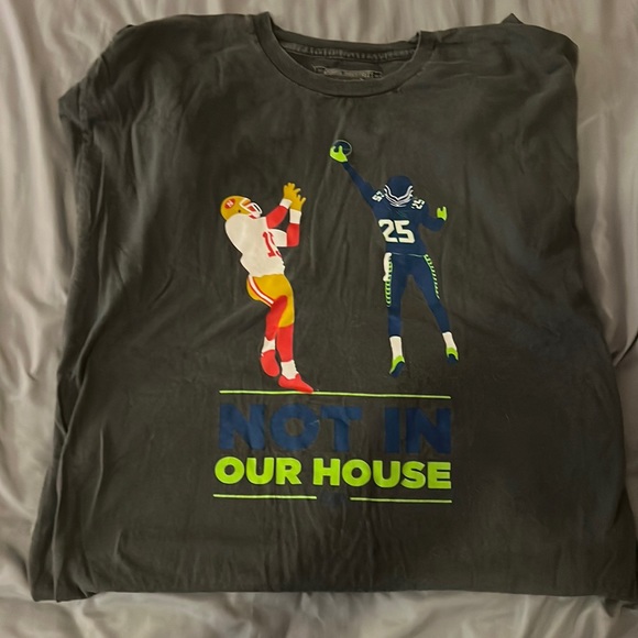 Casual Industrees Seahawks Shirt - Picture 1 of 1